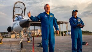 Read more about the article Boeing Starliner astronauts arrive at launch site for first flight test on June 1 (photos)