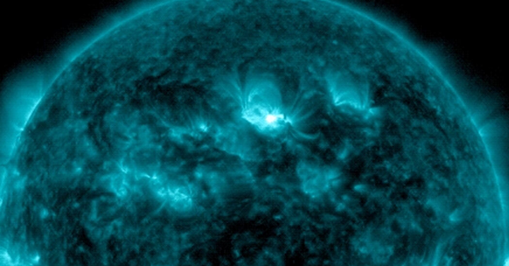 Read more about the article A strong solar storm is hitting Earth’s atmosphere and auroras can be seen