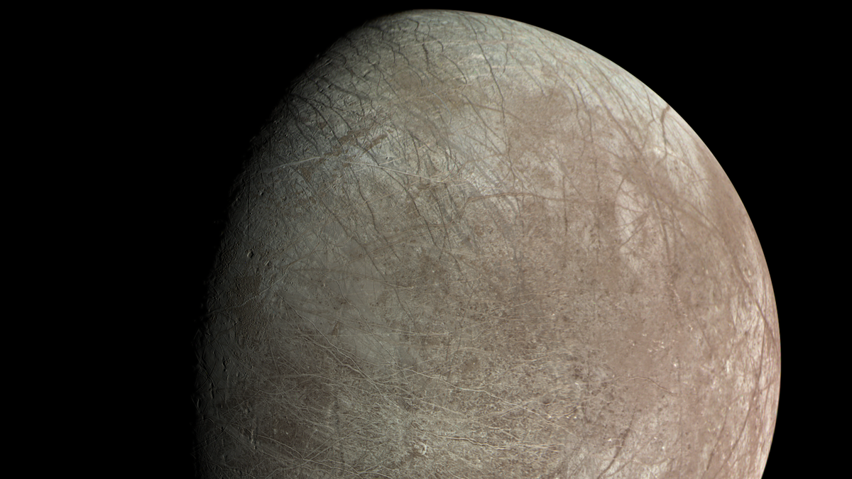 Read more about the article Europa’s icy crust is ‘free-floating’ through moon’s hidden ocean, new Juno images suggest