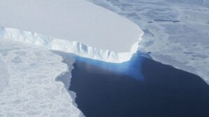 Read more about the article Ocean water rushes kilometers under ‘doomsday glacier’ with potentially dire impact on sea-level rise |  CNN