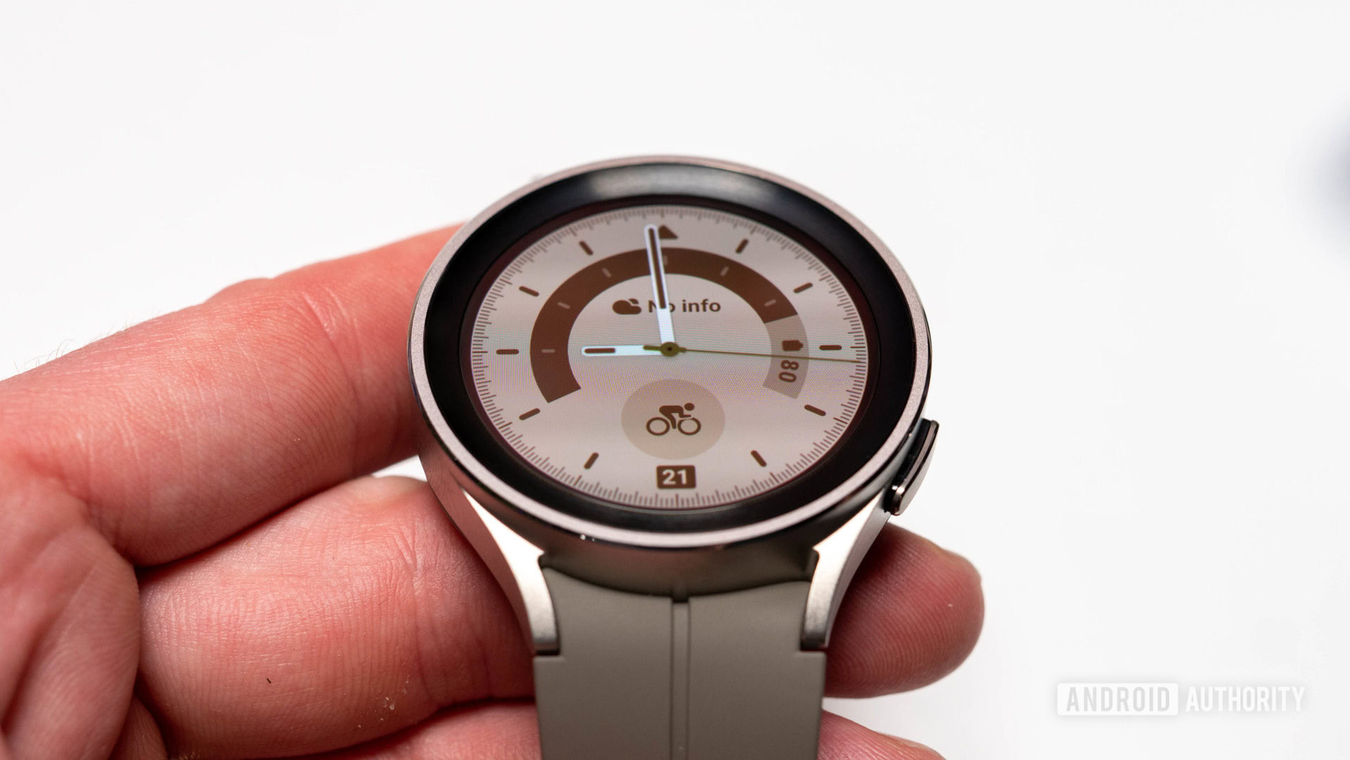 Read more about the article The strange design of the Samsung Watch Ultra can be a positive trade-off