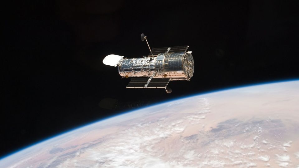 Read more about the article The famous Hubble telescope went into “safe mode”.  Here’s NASA’s plan to keep it alive