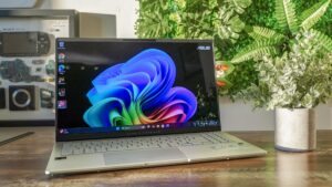 Read more about the article I just tested Asus’ first Snapdragon X Elite laptop, and it (mostly) blows away the MacBook Air M3