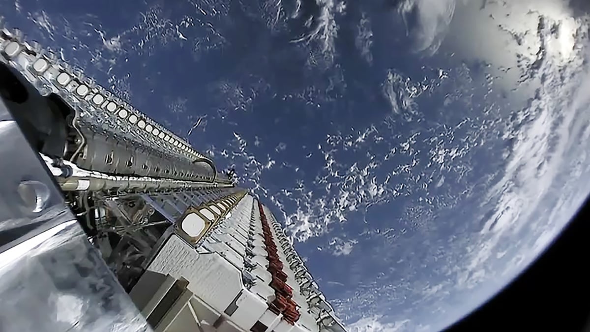 You are currently viewing Time bomb: Space junk is eating away at Earth’s ozone layer