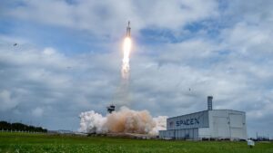 Read more about the article How to watch SpaceX’s Falcon Heavy rocket launch NOAA’s GOES-U satellite on June 25