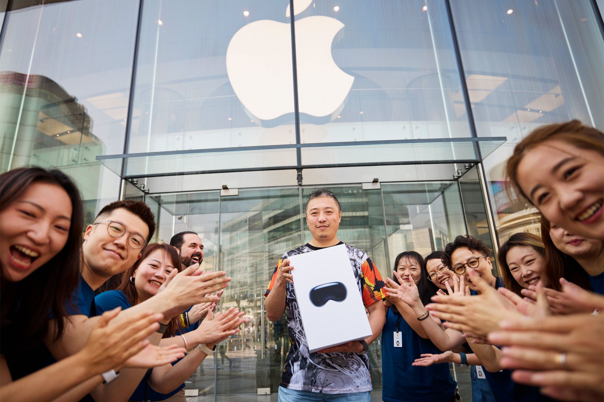 You are currently viewing Apple Vision Pro launched in China, Hong Kong, Japan and Singapore