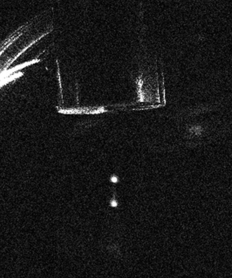 Cesium atoms levitating in an optical lattice