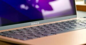 Read more about the article Apple just brought the M1 MacBook Air back from the dead |  Digital trends