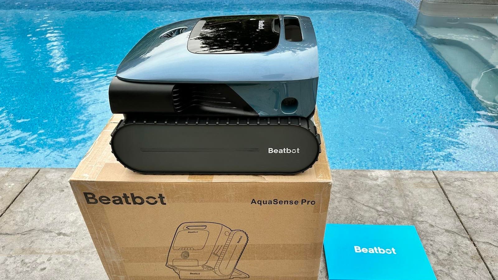 Read more about the article AquaSense Pro Review: Sleek premium pool robot with half-baked AI