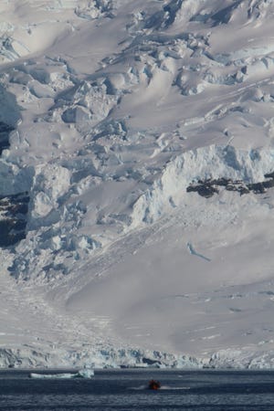 Read more about the article Faster melting of ice in Antarctica could lead to more coastal flooding