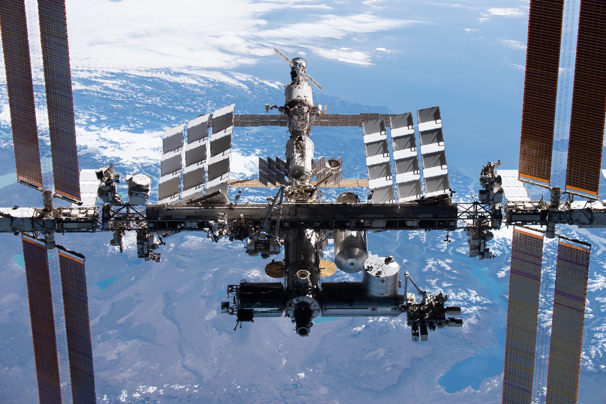 Read more about the article NASA awards SpaceX contract for space station deorbit vehicle