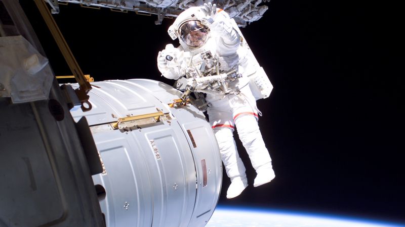 Read more about the article Spacewalk suits are getting old fast, but NASA just canceled plans for new |  CNN