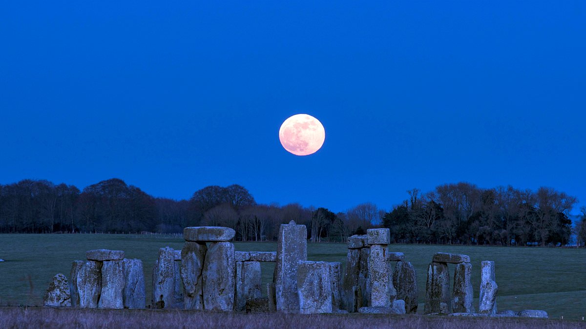 You are currently viewing The first “great lunar standstill” in decades to coincide with the June solstice