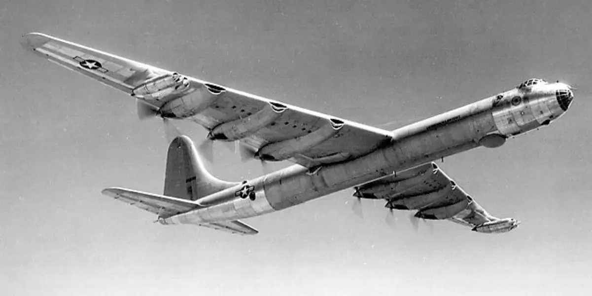 The nerve-wracking mission of a B-36 mechanic: hours spent waiting on the Peacemaker's wings to maintain the engines in flight