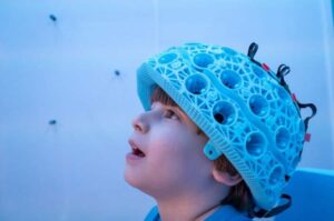 Read more about the article Wearable scanner maps children’s brain activity – Neuroscience News