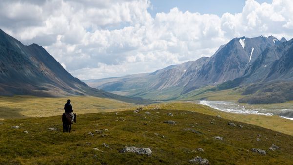 Read more about the article Boiling crustal rocks tore open an ocean in Mongolia 410 million years ago