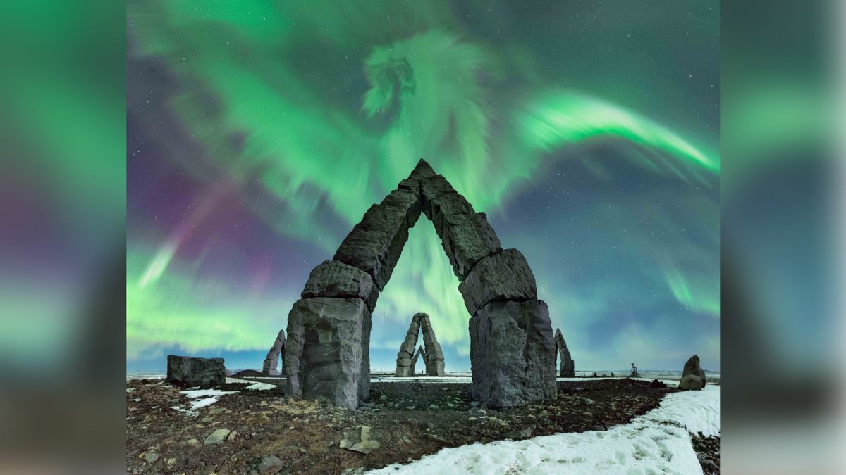 Read more about the article Dragon-shaped aurora and ‘scream of dying star’ are finalists for 2024 Astronomy Photographer of the Year.