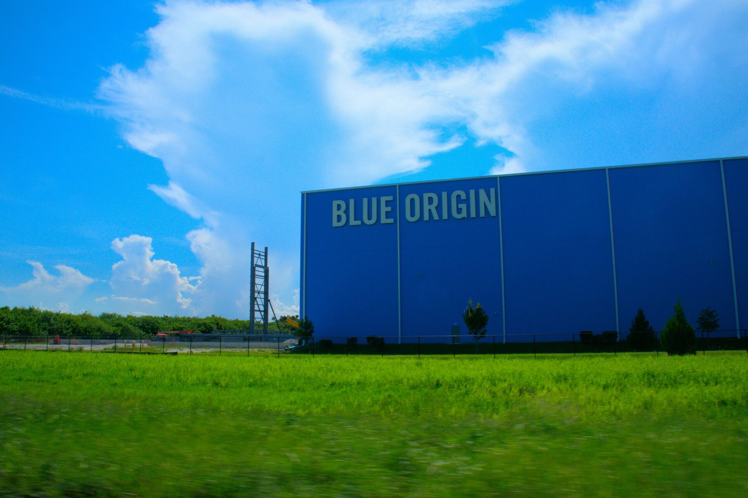 Read more about the article Blue Origin registers SpaceX Starship concerns as it prepares for first New Glenn launch