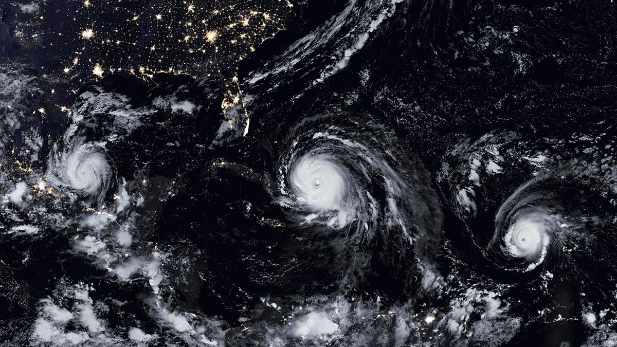 You are currently viewing Earth from space: 3 hurricanes form a perfect line before crashing into the ground