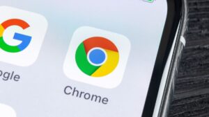 Read more about the article Apple tells over a billion iPhone users to stop using Chrome – here’s Google’s response