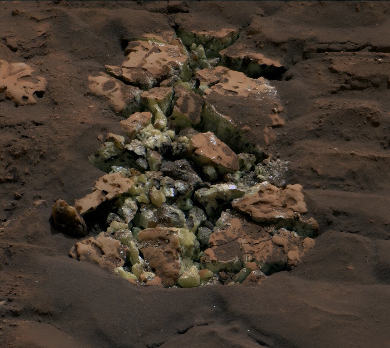 Read more about the article NASA’s Curiosity rover discovers a surprise in a Martian rock