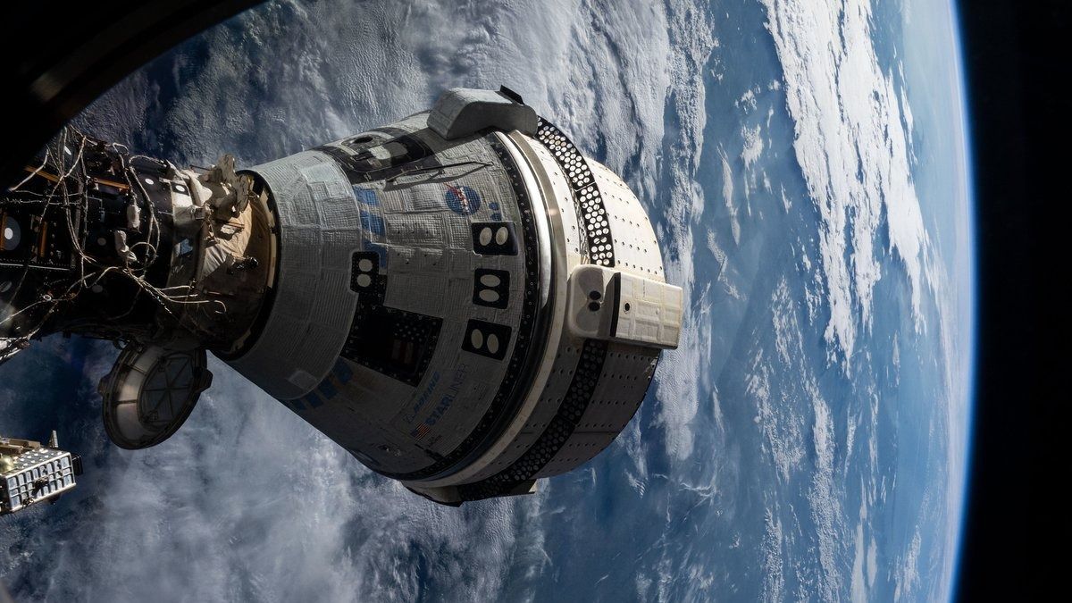 You are currently viewing Boeing’s Starliner tests thrusters on the ISS as NASA reviews options for returning astronauts to Earth