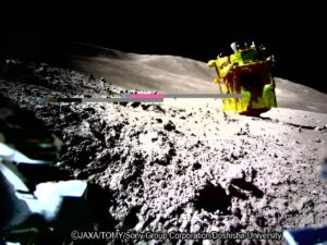 Read more about the article NASA, JAXA reflect a laser beam between the surface of the Moon and lunar orbit