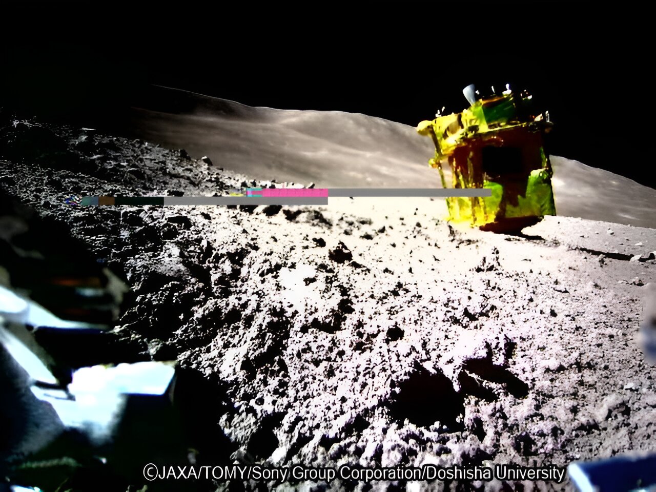 You are currently viewing NASA, JAXA reflect a laser beam between the surface of the Moon and lunar orbit