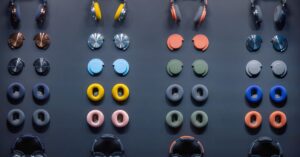 Read more about the article Dyson unveils its super adaptive OnTrac headphones