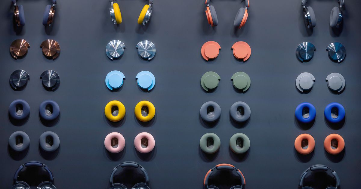 You are currently viewing Dyson unveils its super adaptive OnTrac headphones