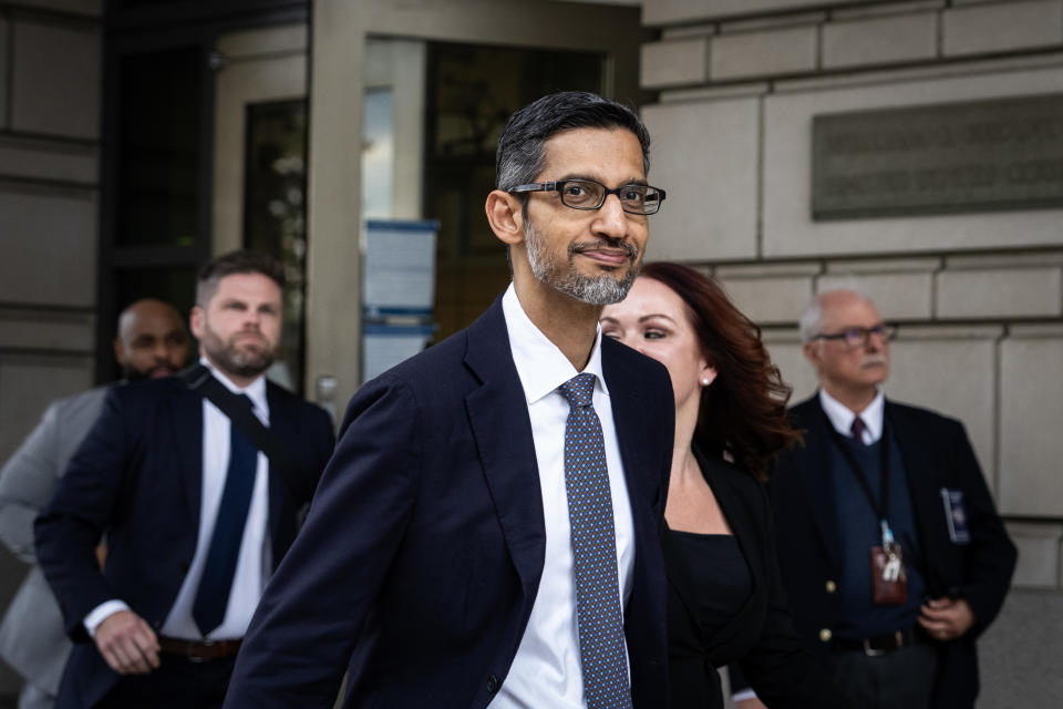 WASHINGTON, DC - OCTOBER 30: Google and Alphabet CEO Sundar Pichai leaves federal court on October 30, 2023 in Washington, DC.  Pichai testified Monday to defend his company in the biggest antitrust case since the 1990s.  The US government is trying to prove that Google Inc.  of Alphabet maintains an illegal monopoly in the online search business.  The trial is expected to last until November.  (Photo by Drew Angerer/Getty Images)