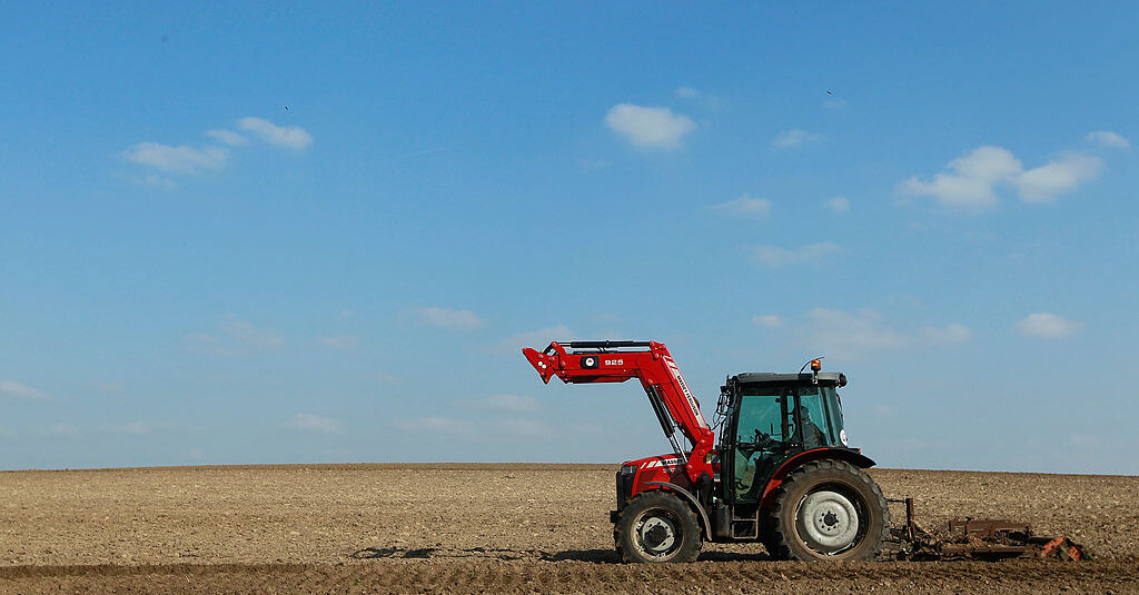 Read more about the article It looks like a tractor