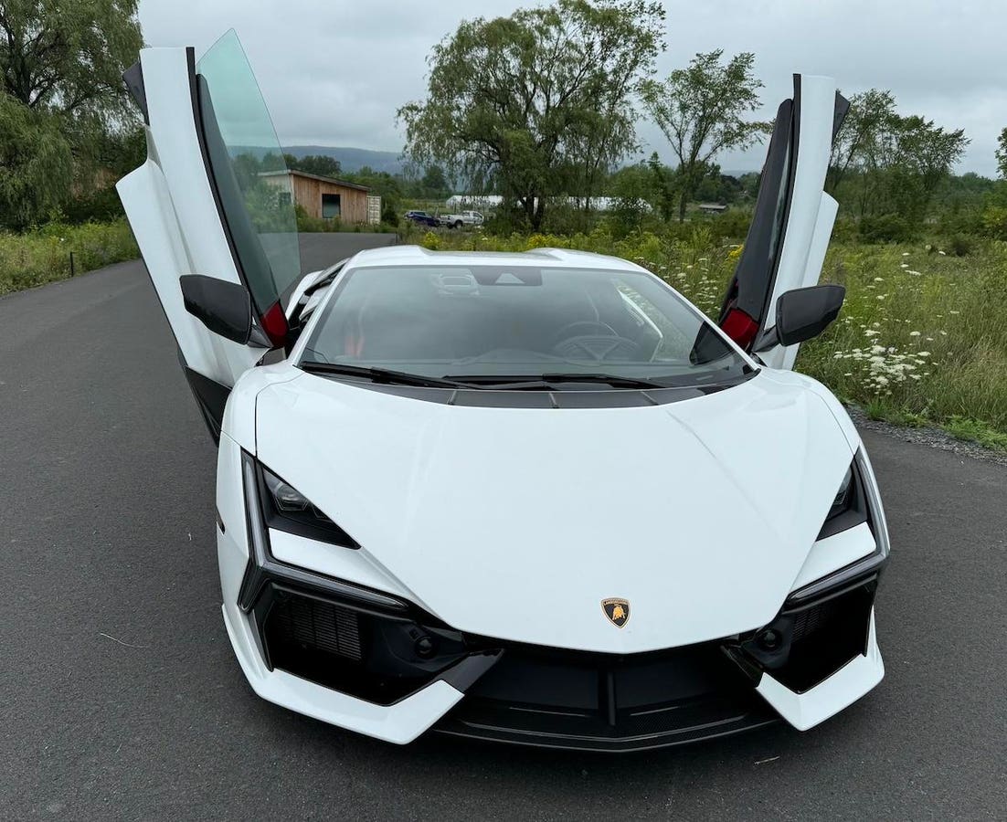 Read more about the article Lamborghini Revuelto First Drive: A powerful monster with a gentle soul