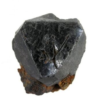 Specimen of ilmenite found in Norway.  This is the mineral tested to simulate underground magma on the Moon.  Cc By Sa 3.0 Rob Lavinsky, Irocks.com