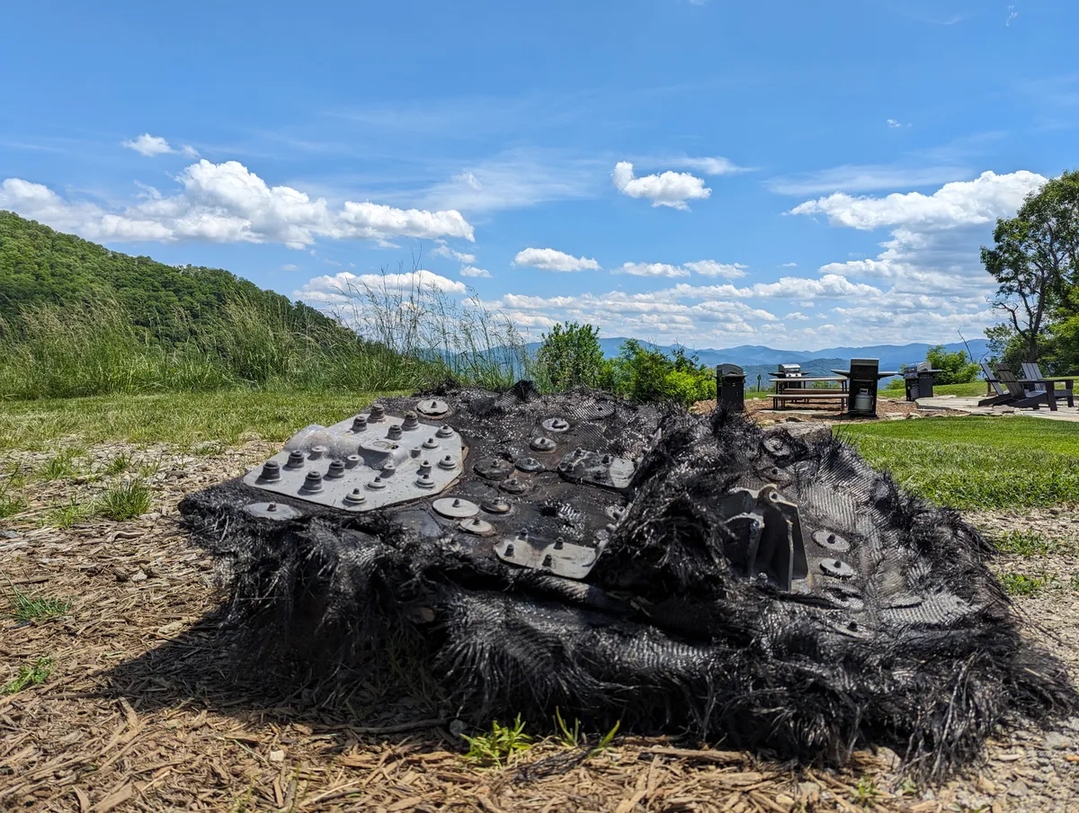 Read more about the article NASA and SpaceX are studying ways to mitigate debris from the Dragon’s trunk