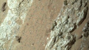 Read more about the article Rock find by NASA’s Perseverance rover may indicate microbial life on Mars |  CNN