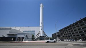 Read more about the article SpaceX gets clearance to launch Falcon 9 rocket after rare failure |  CNN