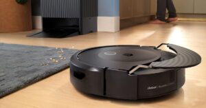 Read more about the article The latest Roomba can wash its own mop and will work with Matter