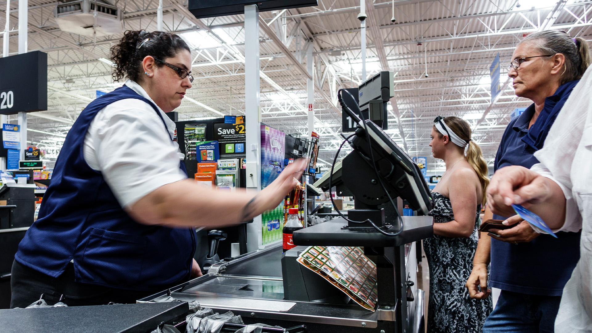 You are currently viewing Walmart slashes ‘must-have’ Apple Watch to just $189 as shoppers rave