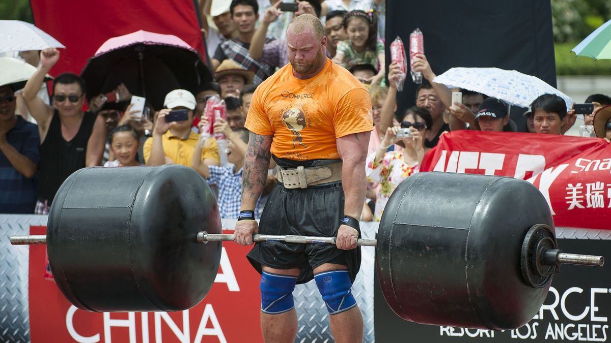 Read more about the article What is the heaviest weight a person can lift?